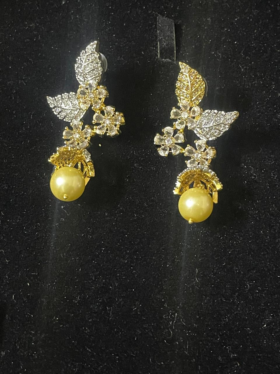 “Lustre Bloom” 🌸